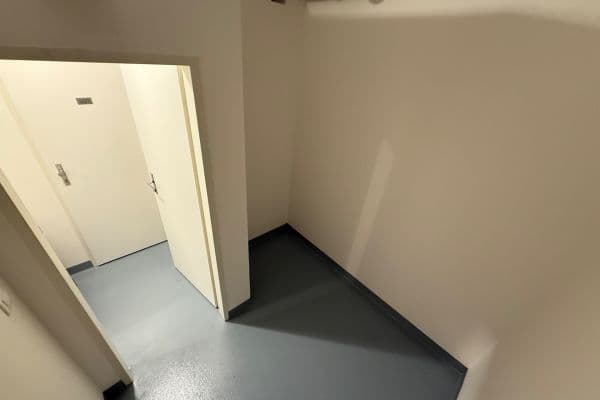 non-residential property to rent, 4 m², Malešická, Praha non-residential property to rent, 4 m², Malešická, Praha