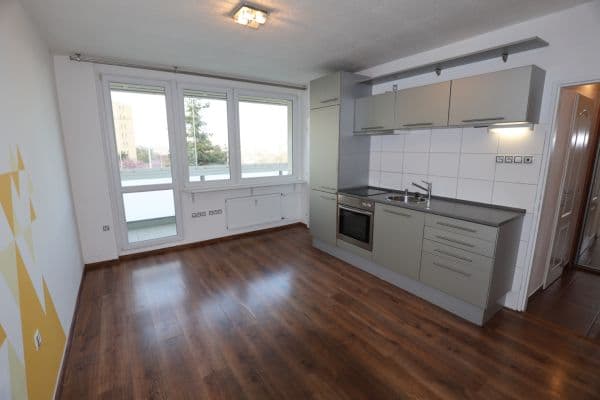 1 bedroom with open-plan kitchen flat for sale, 33 m², Podle Kačerova, Praha 1 bedroom with open-plan kitchen flat for sale, 33 m², Podle Kačerova, Praha