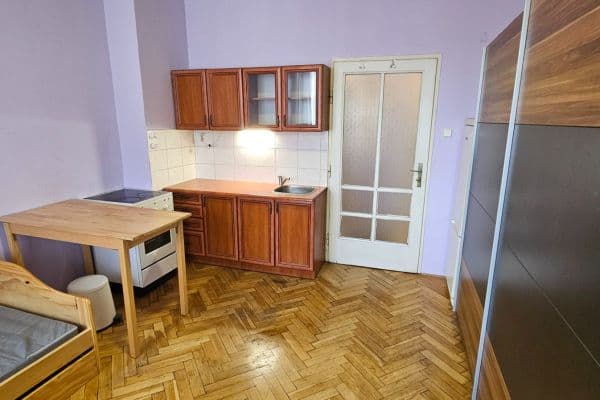 Studio flat to rent, 30 m², Jankovcova, Praha Studio flat to rent, 30 m², Jankovcova, Praha