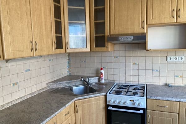 3 bedroom flat to rent, 78 m², Fryčovická, Praha 3 bedroom flat to rent, 78 m², Fryčovická, Praha