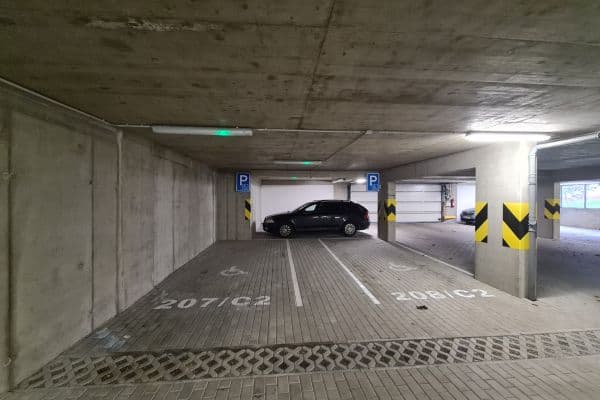 garage to rent, 15 m², Makedonská, Praha garage to rent, 15 m², Makedonská, Praha