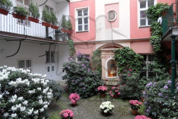 1 bedroom with open-plan kitchen flat to rent, 35 m², Liliová, Praha 1 bedroom with open-plan kitchen flat to rent, 35 m², Liliová, Praha