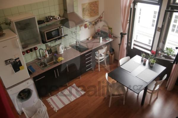 Small studio flat to rent, 24 m², Pernerova, Praha Small studio flat to rent, 24 m², Pernerova, Praha