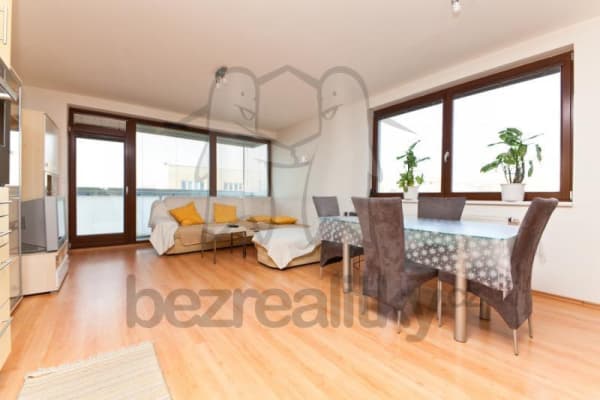 2 bedroom with open-plan kitchen flat to rent, 84 m², Osadní, Praha