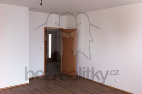 2 bedroom flat to rent, 79 m², Jana Palacha, Pardubice